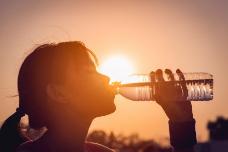 Comment réussir à boire 1,5 litre d'eau par jour ?