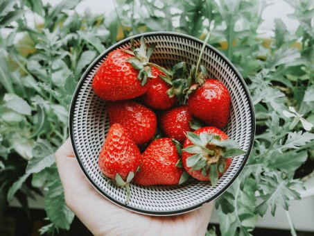 3 solutions pour laver les fraises et les débarrasser efficacement de leurs pesticides 