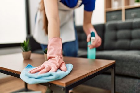 Les risques cachés dans votre placard :  les nettoyants ménagers dangereux pour la santé