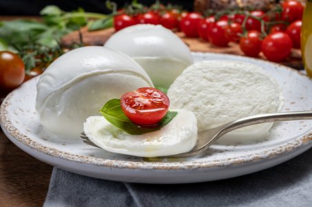 Mozzarella : bienfaits, calories et utilisations en cuisine