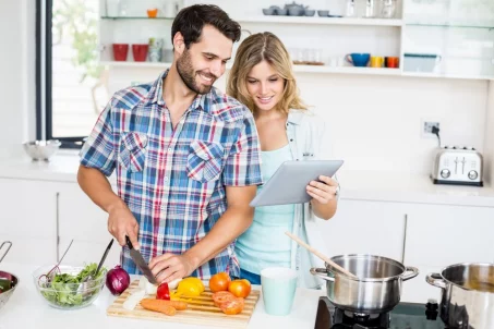 Être heureux en couple fait grossir?