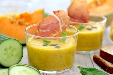 Le gaspacho au melon et sa chips de jambon cru