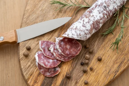 Faut-il manger la peau du saucisson ? On a enfin la réponse