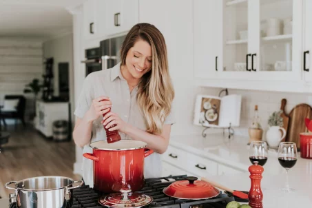 Cette étude le confirme : cuisiner est bon pour le moral 