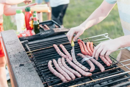 Voici la raison pour laquelle il ne faut jamais piquer ses saucisses avant de les cuire au barbecue