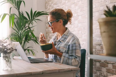 Comment déjeuner sainement au bureau ? 