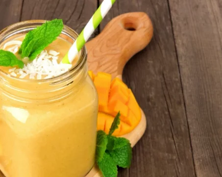 Recette de  smoothie à la mangue et coco