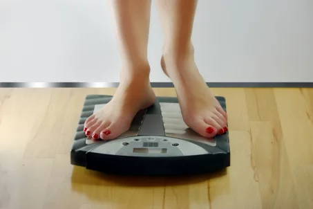 Est-il possible de perdre 10 kilos en 1 mois ? Un regard réaliste sur les objectifs de perte de poids