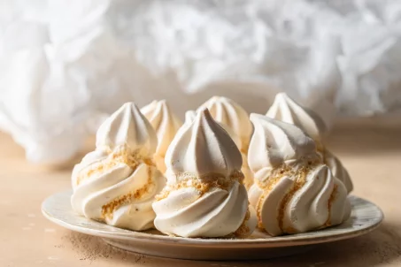 Tout savoir sur la meringue : origines, types et astuces pour la réussir