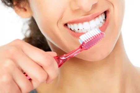 Comment bien choisir sa brosse à dents ?