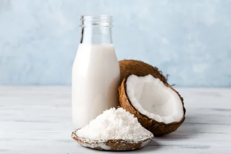 Tout savoir sur le lait de coco : guide sur les bienfaits et recettes