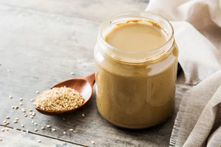 Focus sur le Tahini : bienfaits, calories et recette maison