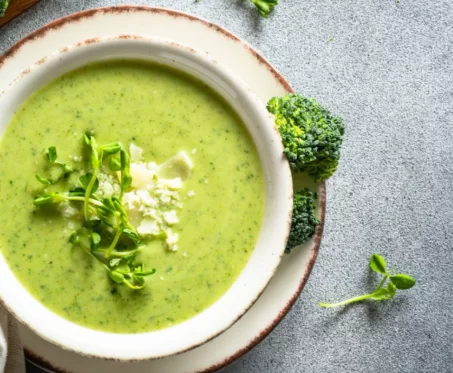 Recette de soupe brocoli-parmesan