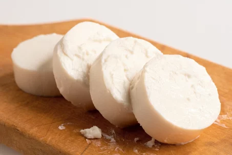 Alerte sanitaire : fromages de chèvre contaminés - ce que vous devez savoir