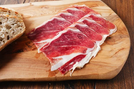 Jambon sec vs. jambon cru : quelles différences ? 