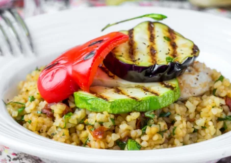 Recette de Salade composée aux lentilles, blé et légumes grillés 