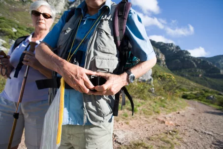 Le rucking : L'activité idéale après 60 ans pour se maintenir en forme sans forcer