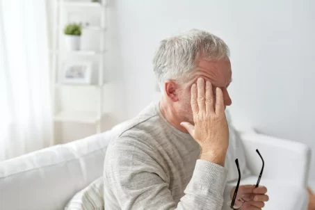 Maux de tête le matin au réveil : quelles sont les causes ?