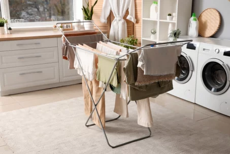 Sécher votre linge rapidement en hiver : les astuces incontournables pour dire adieu aux mauvaises odeurs