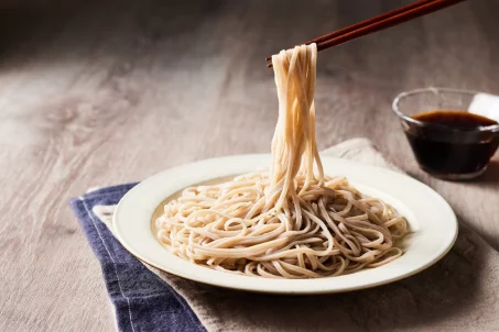 Les nouilles soba : bienfaits, calories et utilisation en cuisine