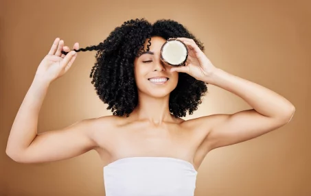 L’huile de coco fait-elle pousser les cheveux ?