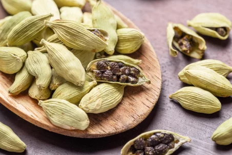 La cardamome : origine, bienfaits et utilisations en cuisine