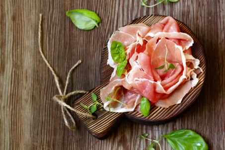 Quelle est la différence entre le jambon sec et le jambon cru ?