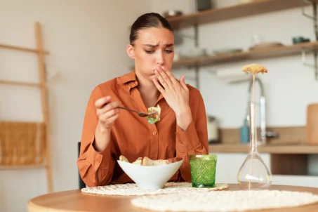 Pourquoi ai-je des nausées après les repas ?