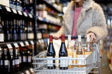 Vins à éviter : les recommandations de 60 Millions de consommateurs pour faire les bons choix