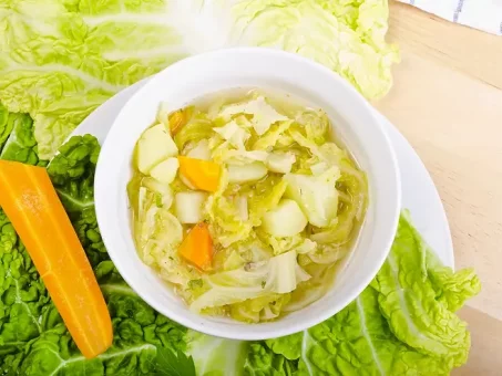 Soupe zéro calorie : une recette parfaite pour perdre du poids ?