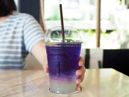 L'ube et le taro : les nouvelles stars des coffee shops en 2025 