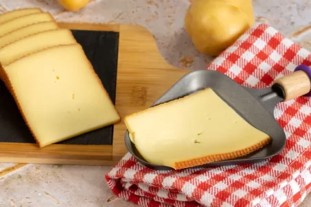 Remplacez les pommes de terre dans votre raclette : des alternatives saines et savoureuses recommandées par le Dr Jimmy Mohamed